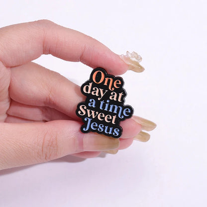 Followers Of Christianity Enamel Pin Jesus Loves You Saves Jesus Brooch Laple Backpack Badge Easter Jewelry Decoration Gifts